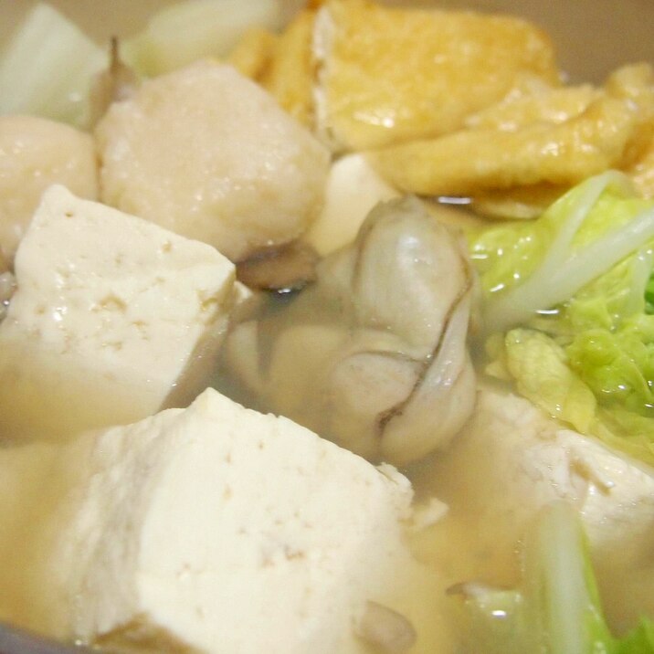 ヘルシー！豆腐と油揚げと野菜のシンプル塩鍋